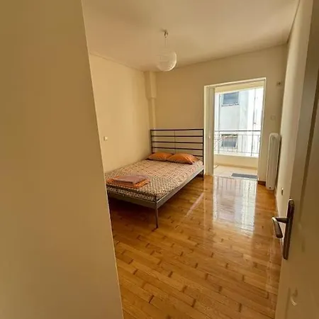 Apartment Accessible 2-bedroom 75m2 With Veranda And Parking