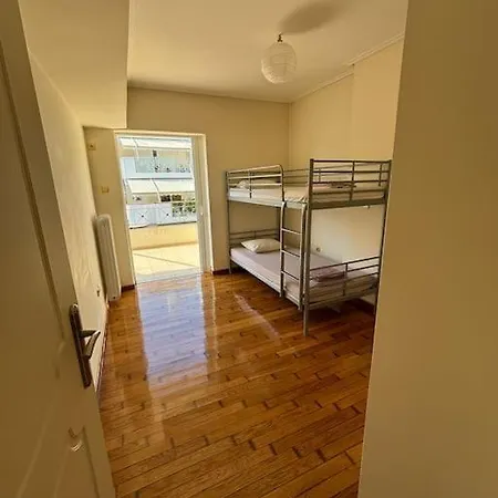 Accessible 2-bedroom 75m2 With Veranda And Parking Apartment *