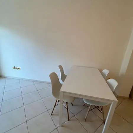 Apartment Accessible 2-bedroom 75m2 With Veranda And Parking *
