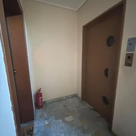 Accessible 2-bedroom 75m2 With Veranda And Parking Athens