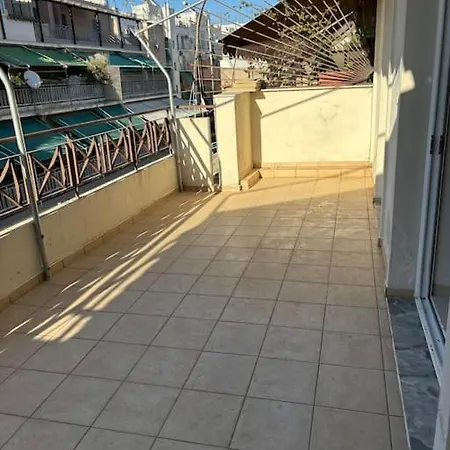 Accessible 2-bedroom 75m2 With Veranda And Parking Apartment Athens